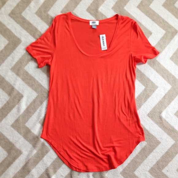 Old Navy Tops - NWT Bright Red Scoopneck Short Sleeve Top